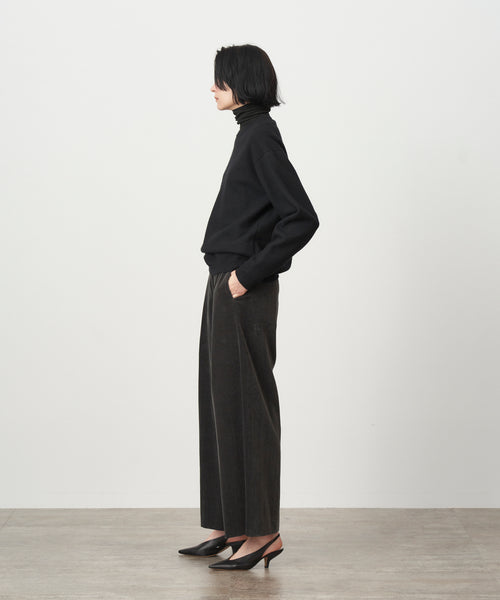 SUVIN CORDUROY | WIDE TUCKED PANTS