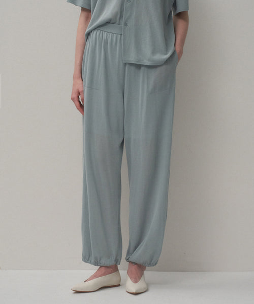 ATON エイトン コットンパンツ ワンタック ブルーグレー SILK SUEDE | WIDE EASY PANTS – ATON | エイトン