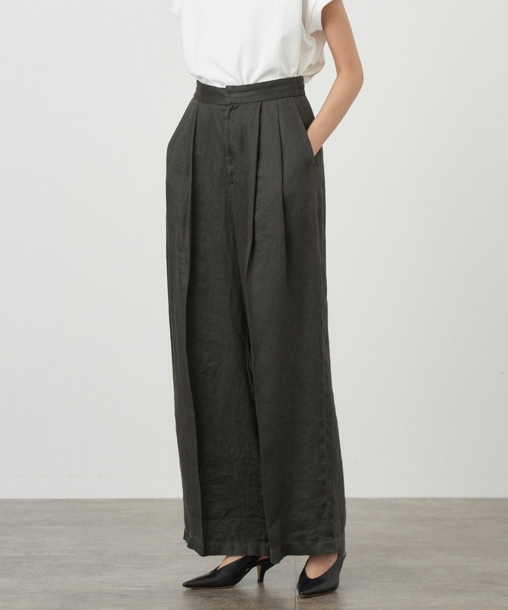 GARMENT DYED LINEN SATIN | WIDE PANTS – ATON | エイトン