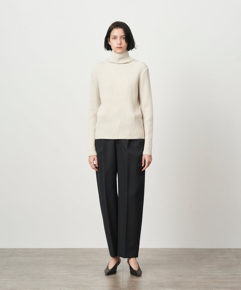 WOOL GABARDINE | TAPARED TUCKED PANTS