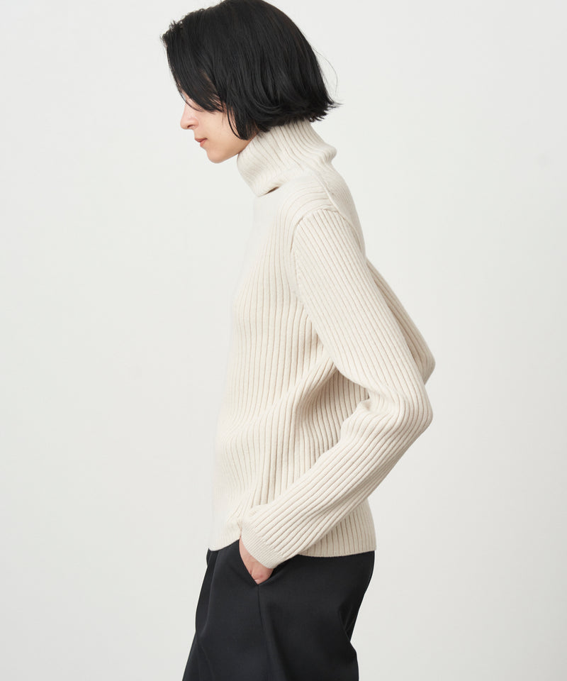 NATURAL DYED WOOL | TURTLENECK RIBBED SWEATER