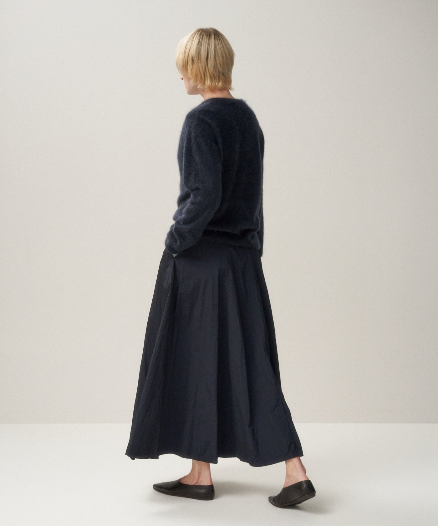 HAND DYED NYLON | FLARED SKIRT – ATON | エイトン