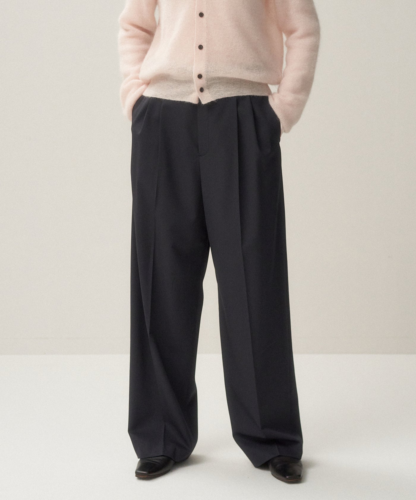 TECHNO WOOL TWILL | TUCKED EASY PANTS – ATON | エイトン