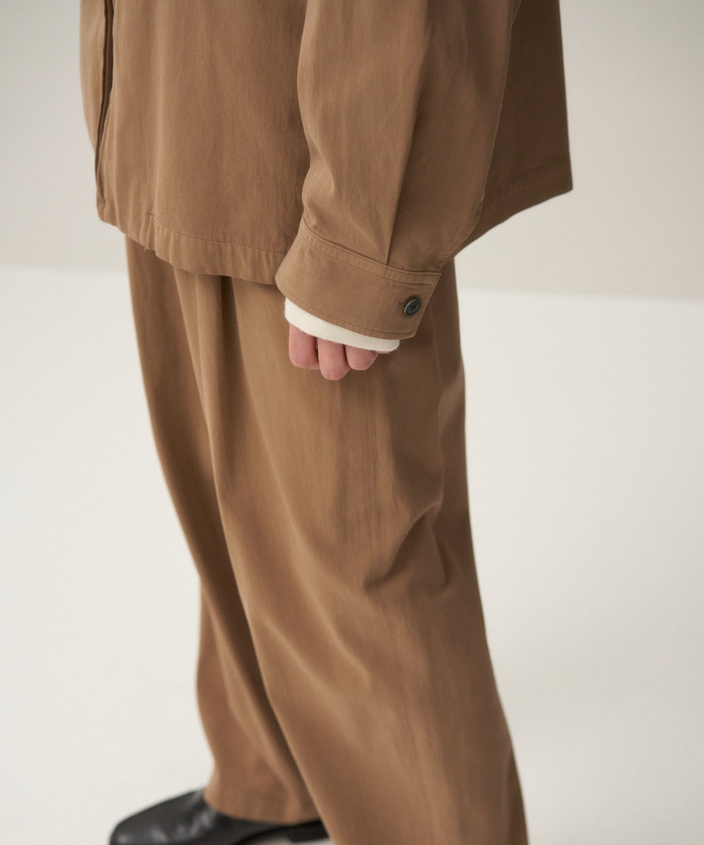 COTTON VOILE SATIN | WIDE EASY PANTS – ATON | エイトン