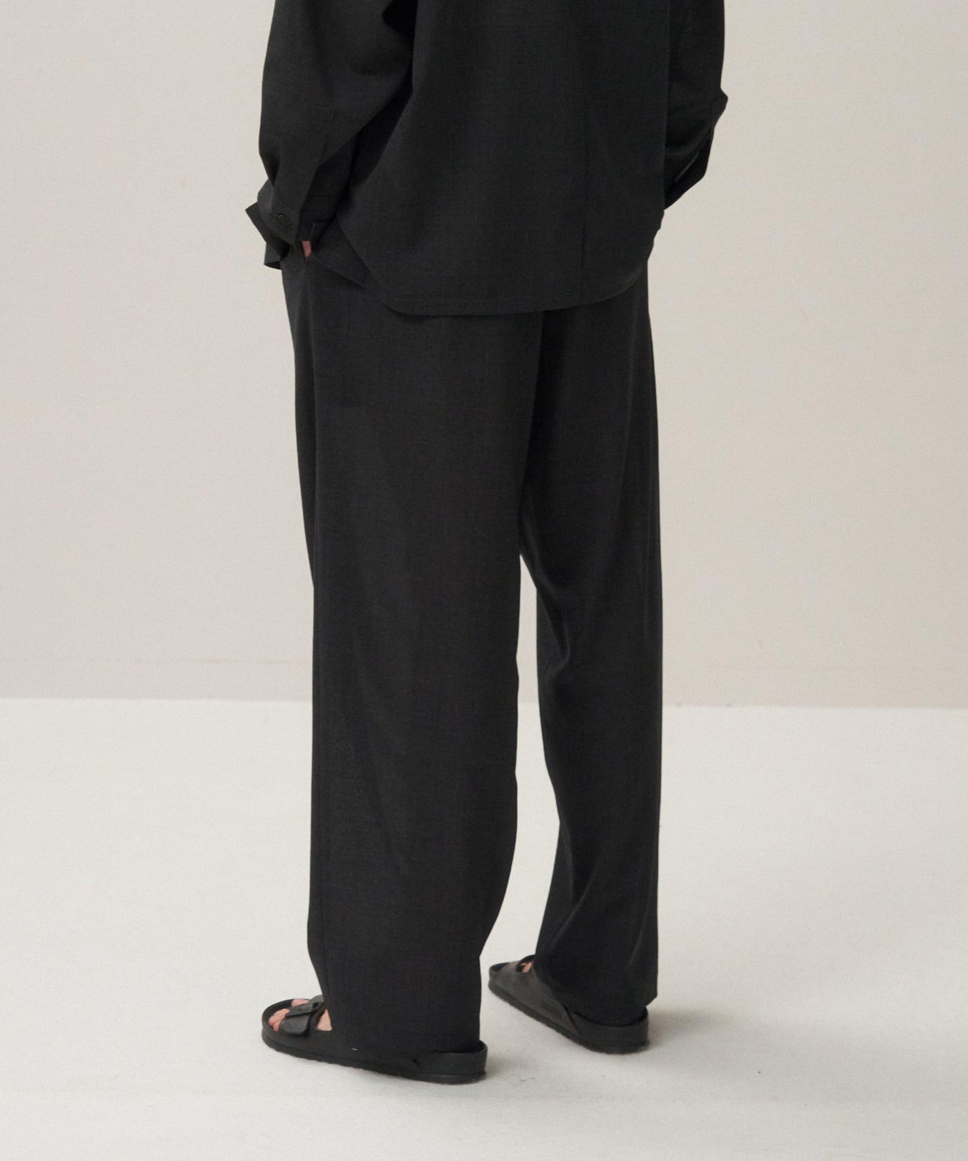 春 ATON TECHNO WOOL WIDE EASY PANTS 