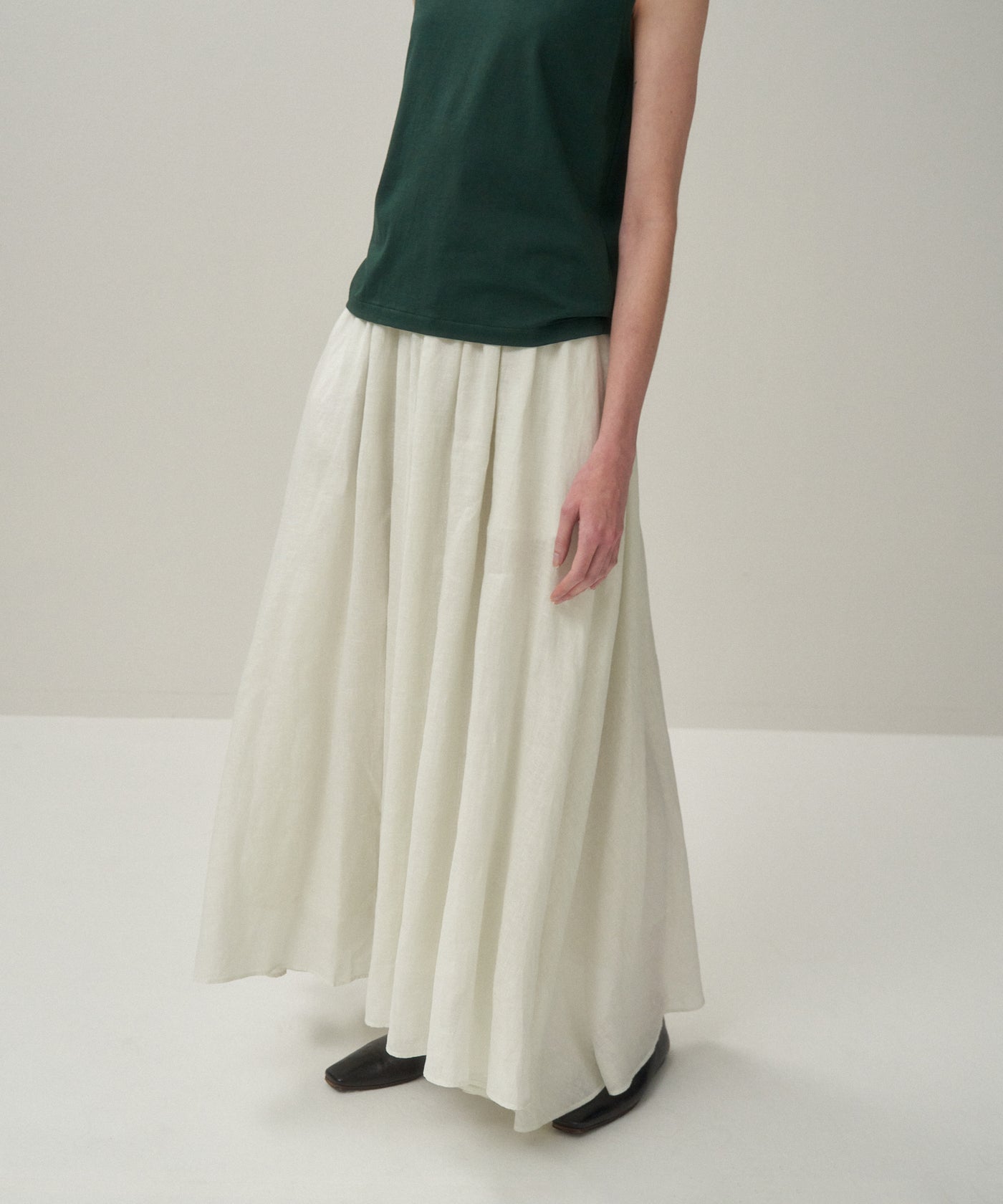 NATURAL DYED LINEN LAWN | GATHERD SKIRT – ATON | エイトン