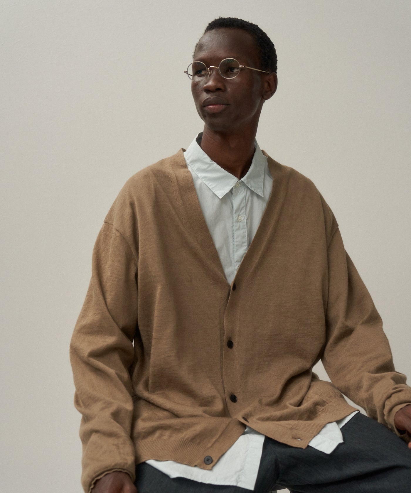 ATON エイトン　Vネックカーディガン ATON / COMPACT COTTON V-NECK KNIT CARDIGAN | THE LIBRARY（ザ