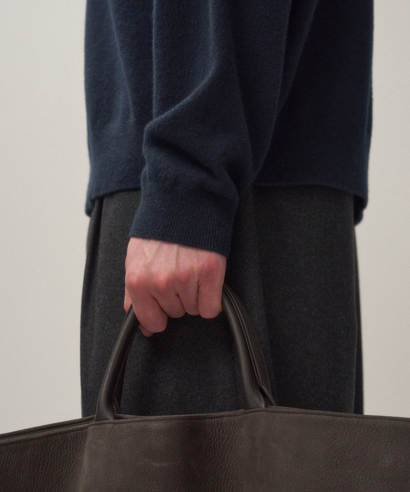 BULLHIDE NUBUCK LEATHER | WEEKENDER TOTE BAG – ATON | エイトン