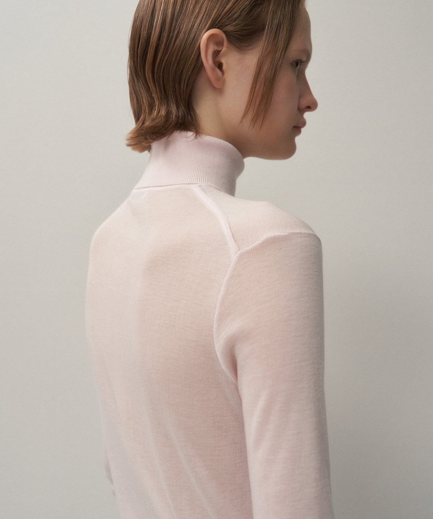 SILK BLENDED CIRCULAR RIB | TURTLENECK SWEATER – ATON | エイトン