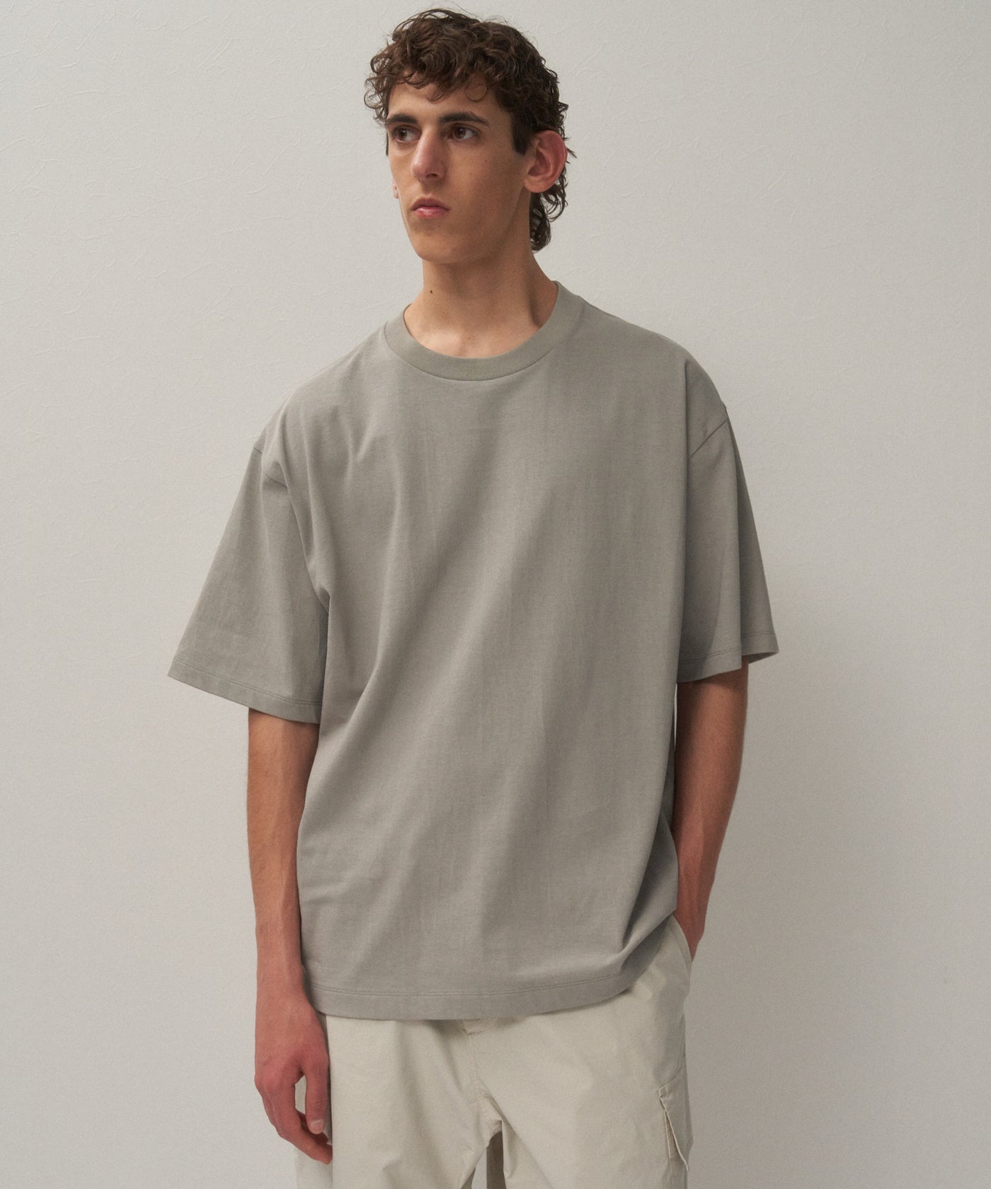 エイトン フレスカプレートオーバーサイズ長袖Tシャツ ライトグレー 06サイズ FRESCA PLATE | LOOSE FIT T-SHIRT – ATON | エイトン