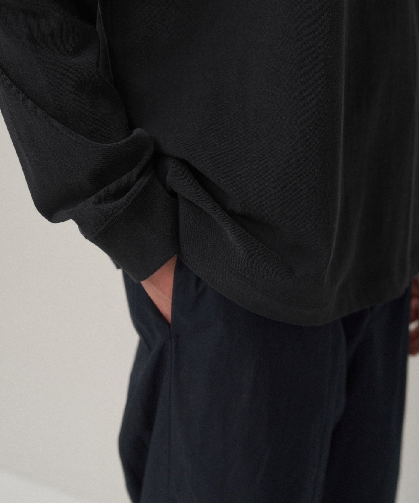 AGING FRESCA PLATE | LOOSE FIT LONG SLEEVE T-SHIRT – ATON | エイトン