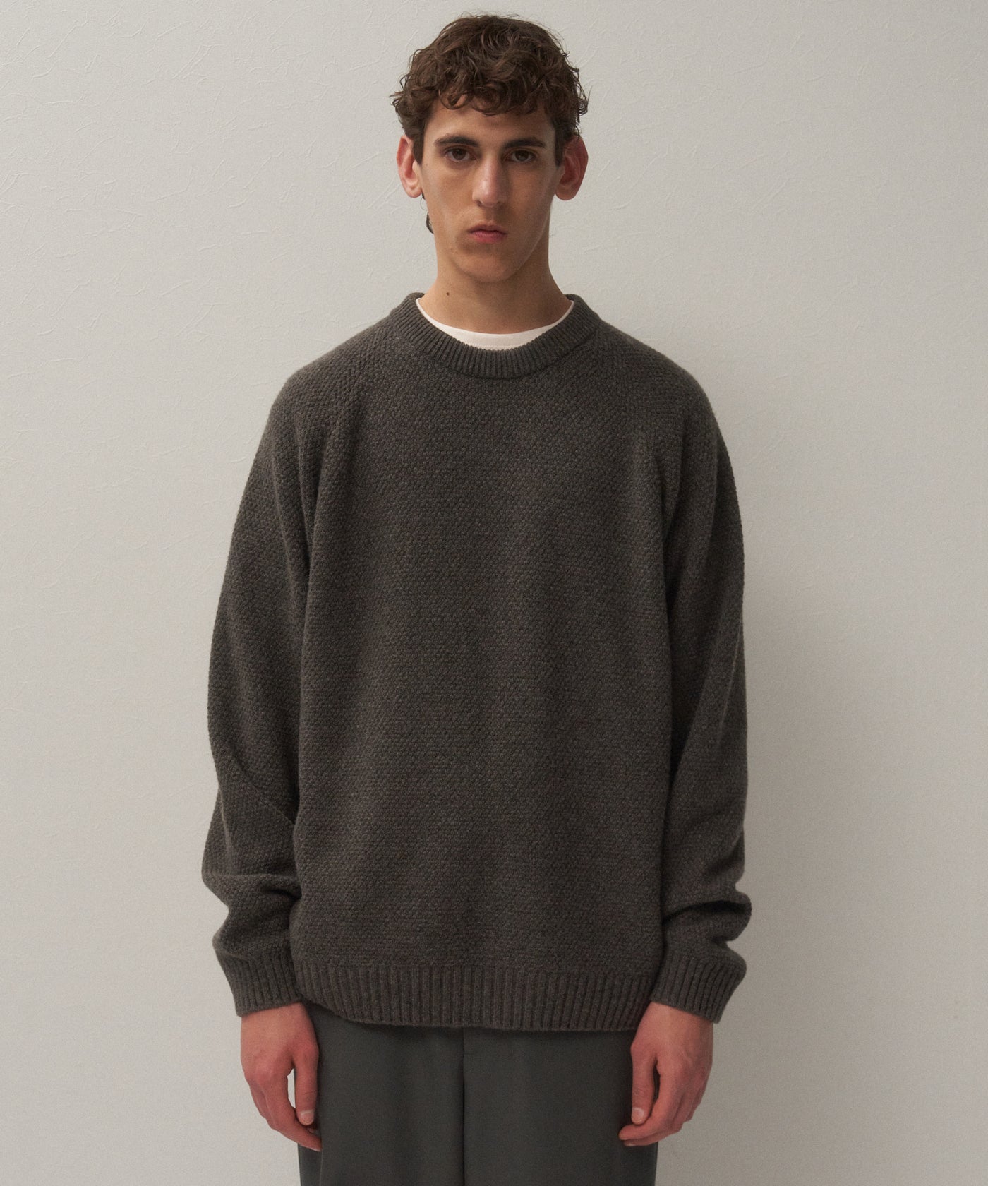 LAMBS WOOL | CREWNECK SWEATER – ATON | エイトン