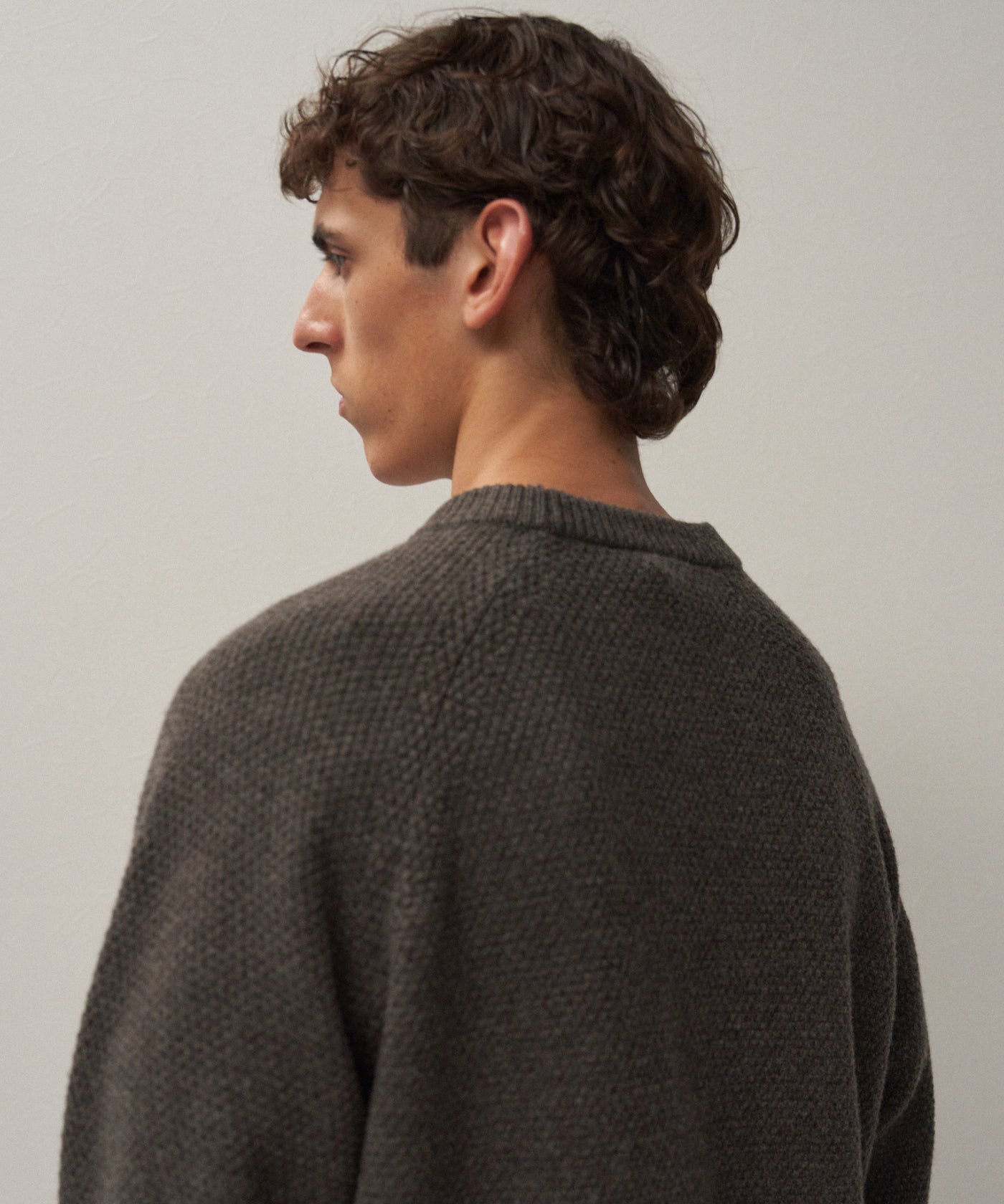 LAMBS WOOL | CREWNECK SWEATER – ATON | エイトン