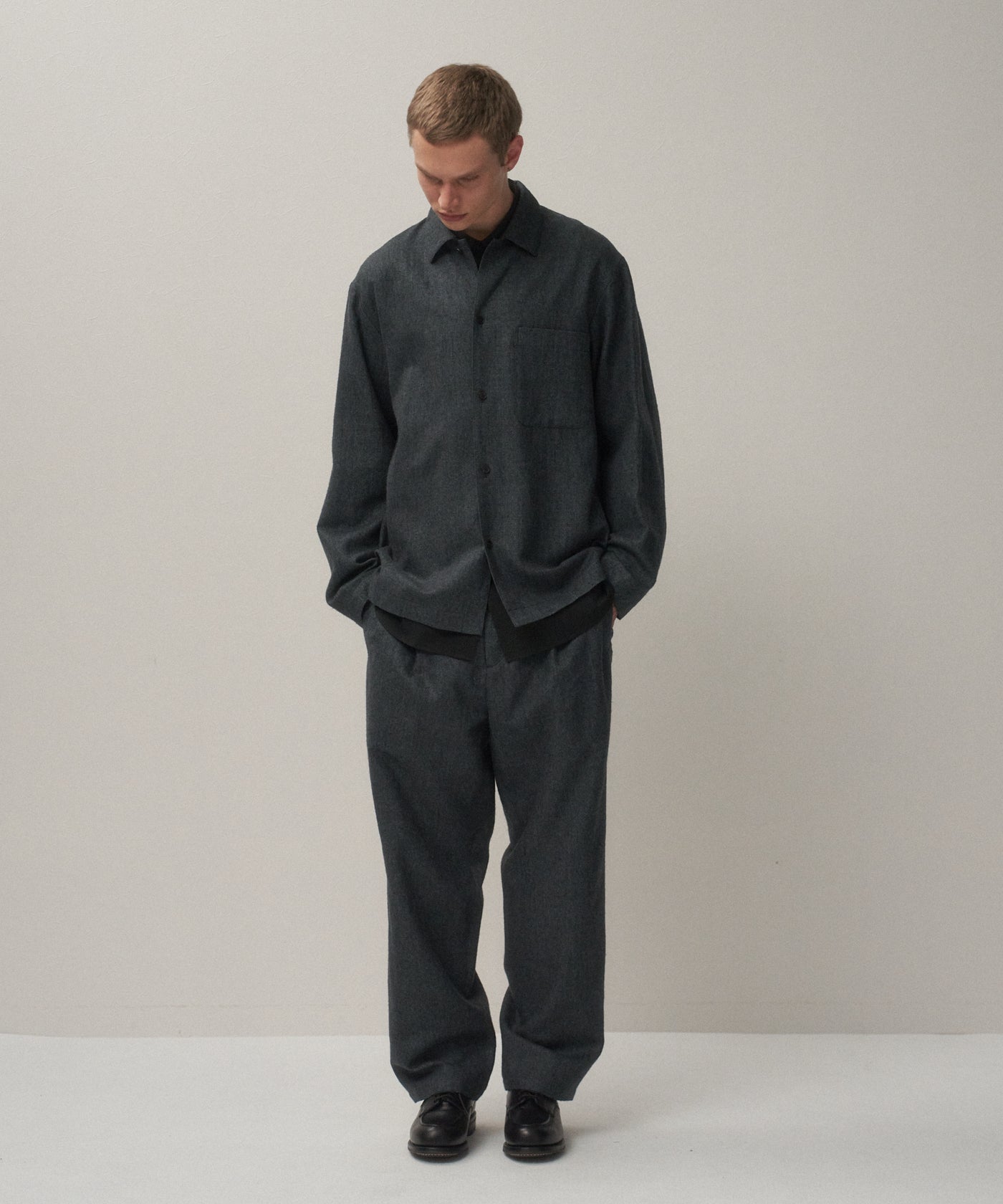 LINEN WOOL TWILL | LOOSE FIT PANTS – ATON | エイトン