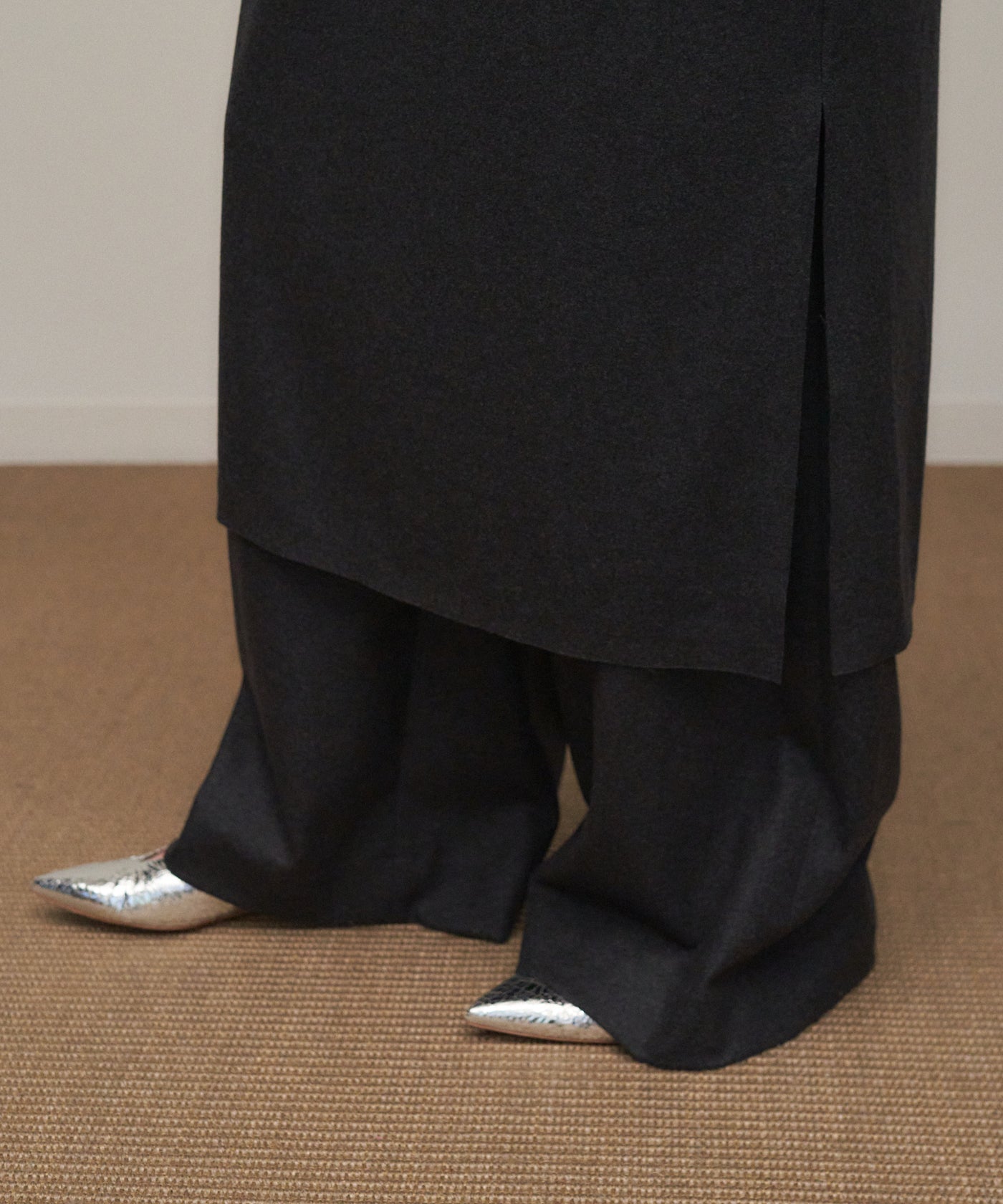 MERINO COLLEGE JERSEY | V-NECK DRESS – ATON | エイトン