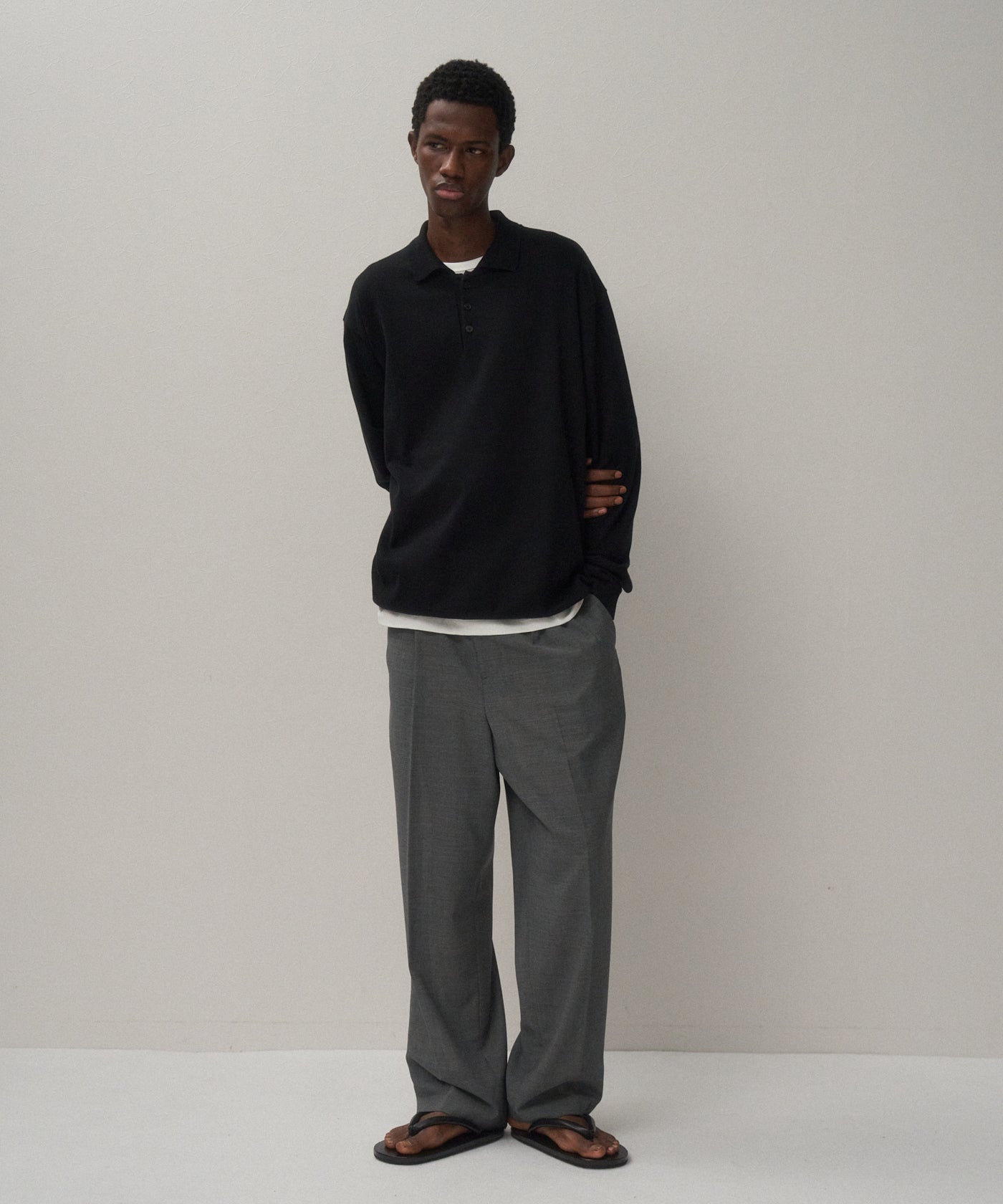 【美品】Gauze# (g) グラム　ウールアンクルパンツ　グレー TWIST WOOL GAUZE | TWO TUCKED EASY PANTS – ATON | エイトン