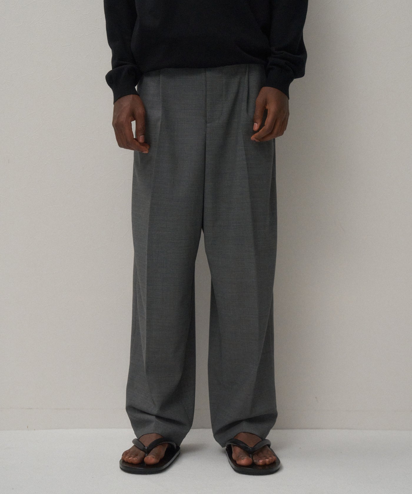 TWIST WOOL GAUZE | TWO TUCKED EASY PANTS – ATON | エイトン