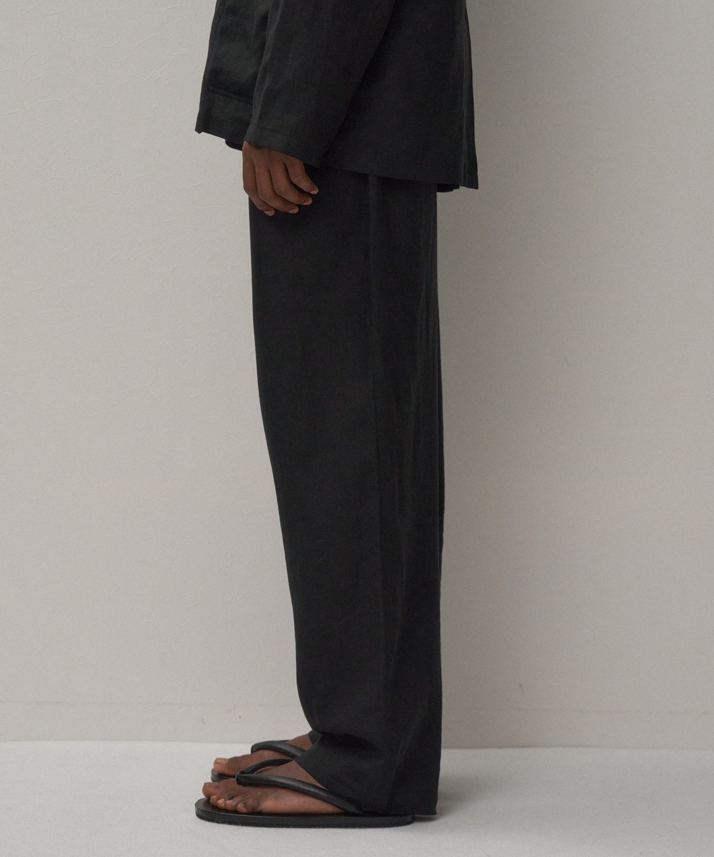 ぬん SILK LINEN MIXING | LOOSE FIT PANTS – ATON | エイトン
