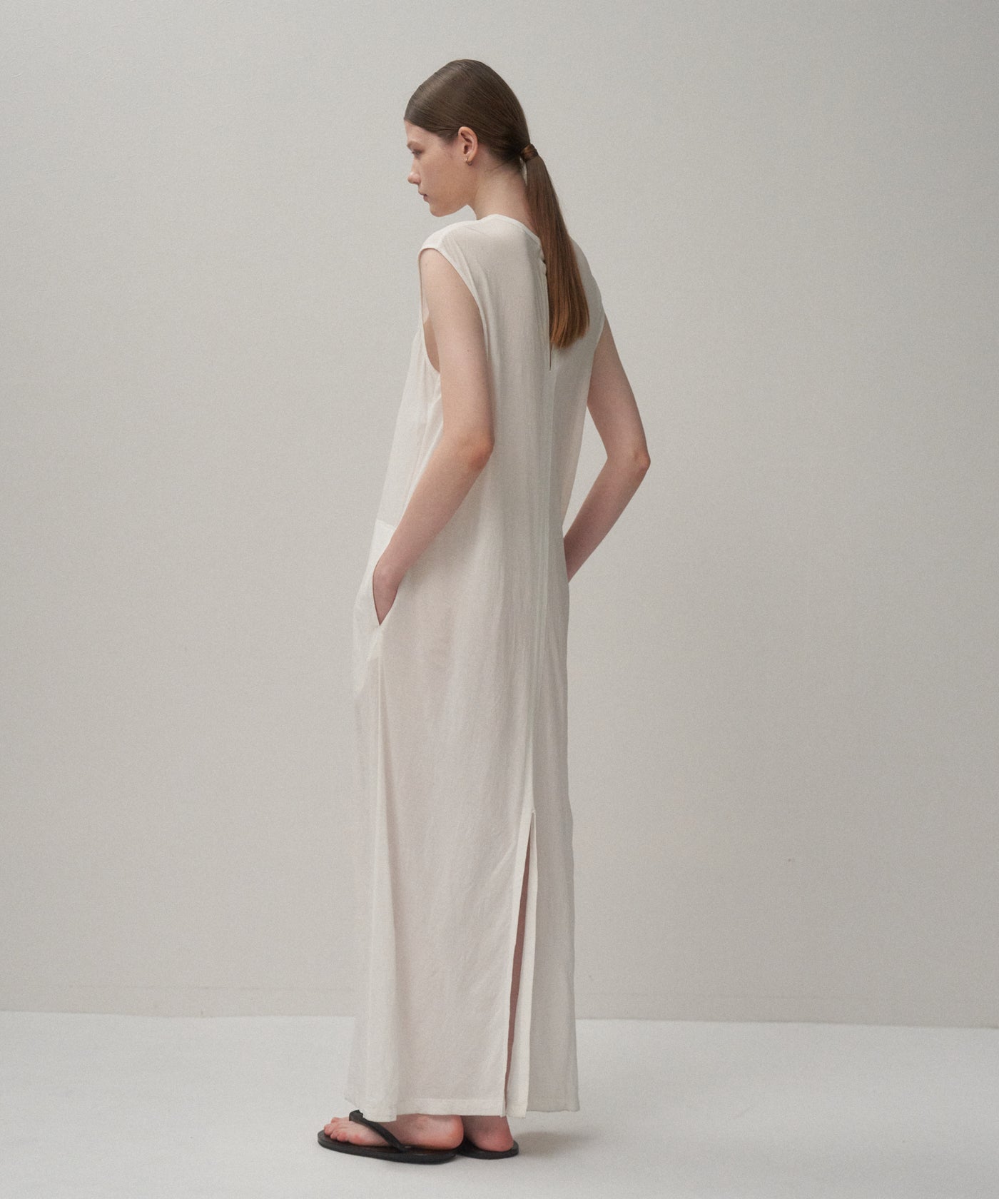 ATON/オーガニックジャージノースリーブドレス SHRINK FRESCA JERSEY | TANK TOP DRESS – ATON | エイトン