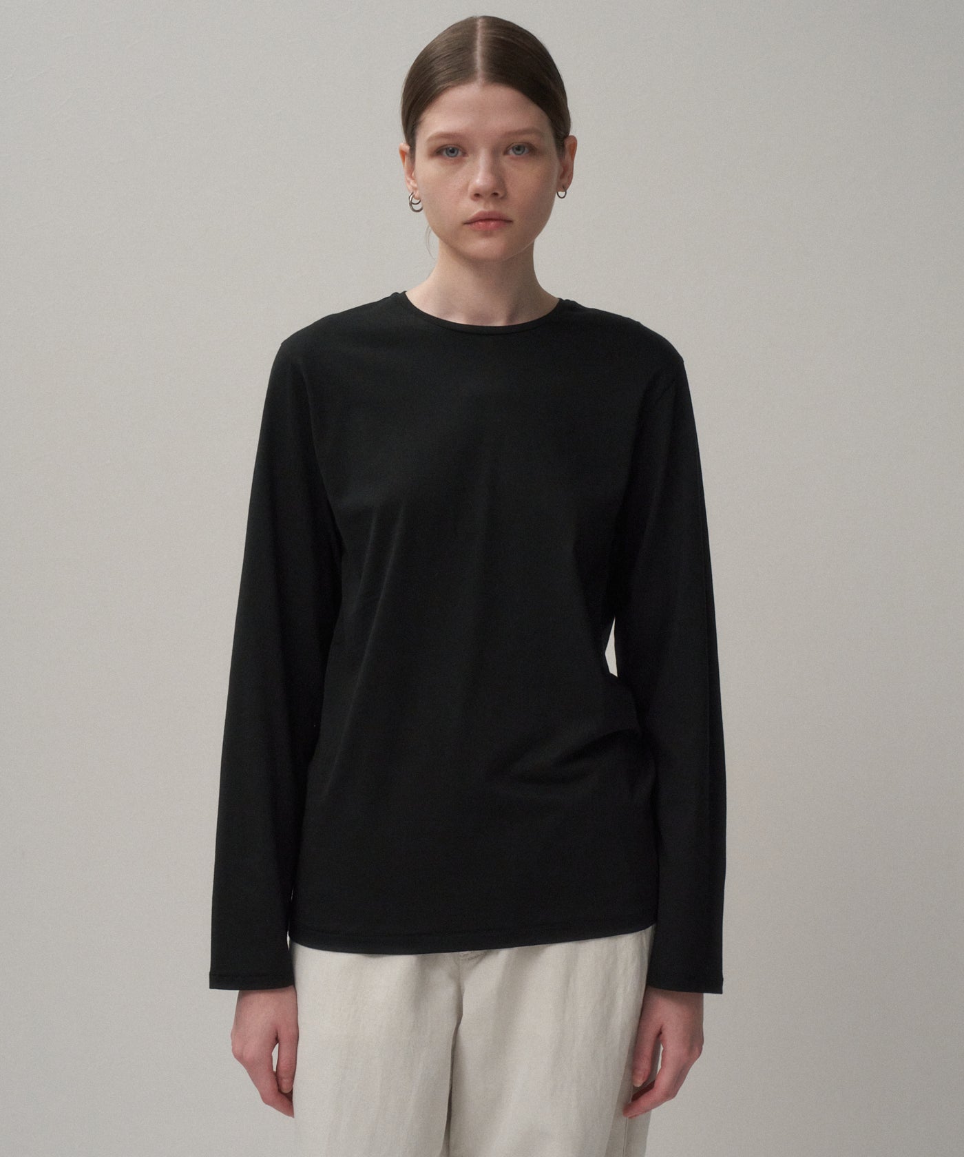 ATON ブラック 長袖カットソー SUVIN 60/2 | PERFECT LONG SLEEVE T-SHIRT – ATON | エイトン