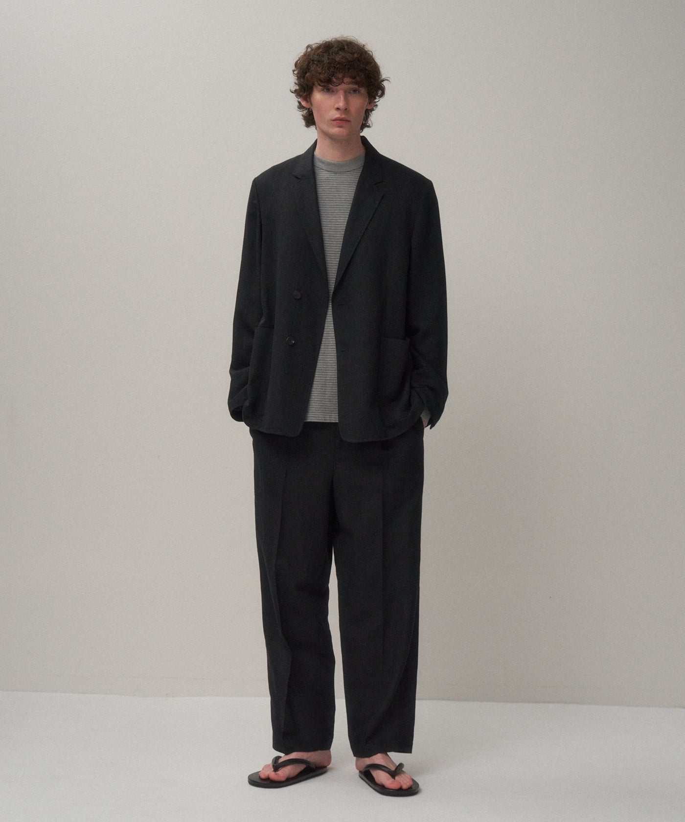 ESSAY Double Tailored Jacket　Black TAILORED PLEATS 2 Two-button Pleated Jacket Black – The official