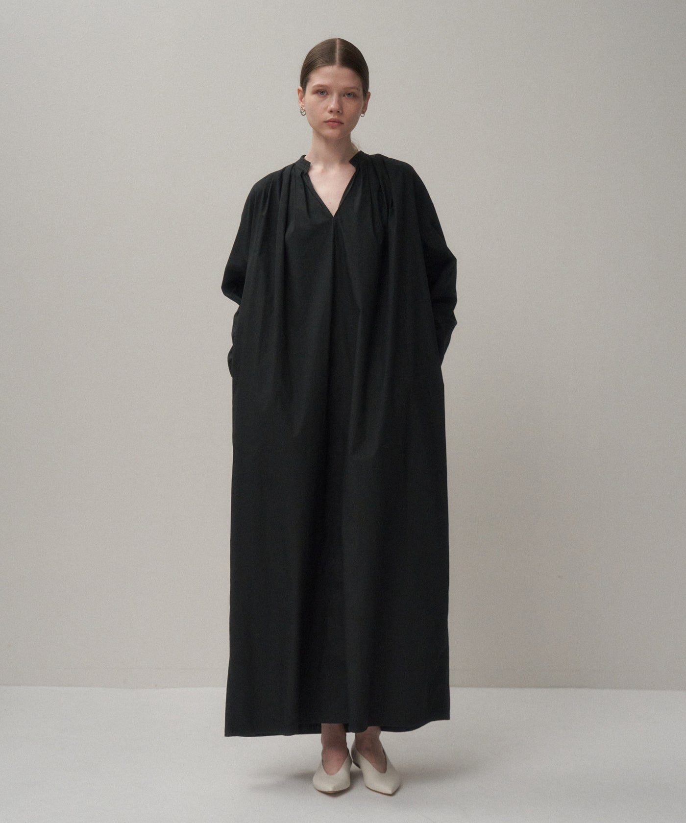 NATURAL DYED COTTON LAWN | TUCKED LONG SLEEVE DRESS – ATON | エイトン