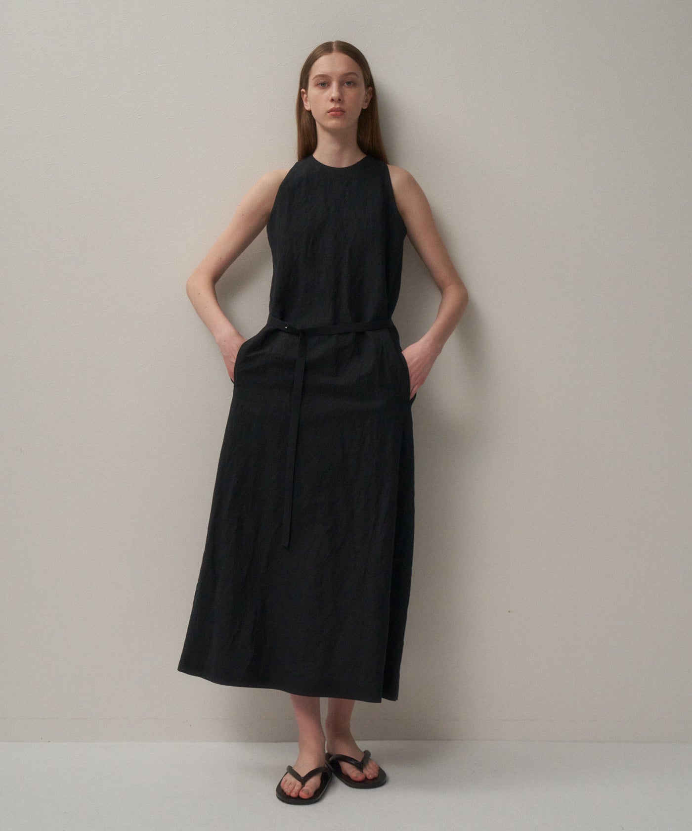 新品タグ付き✨【ATON/エイトン】48/2ナチュラルダイフレアドレス　ブラック CRISPY LINEN | TANKTOP DRESS – ATON | エイトン