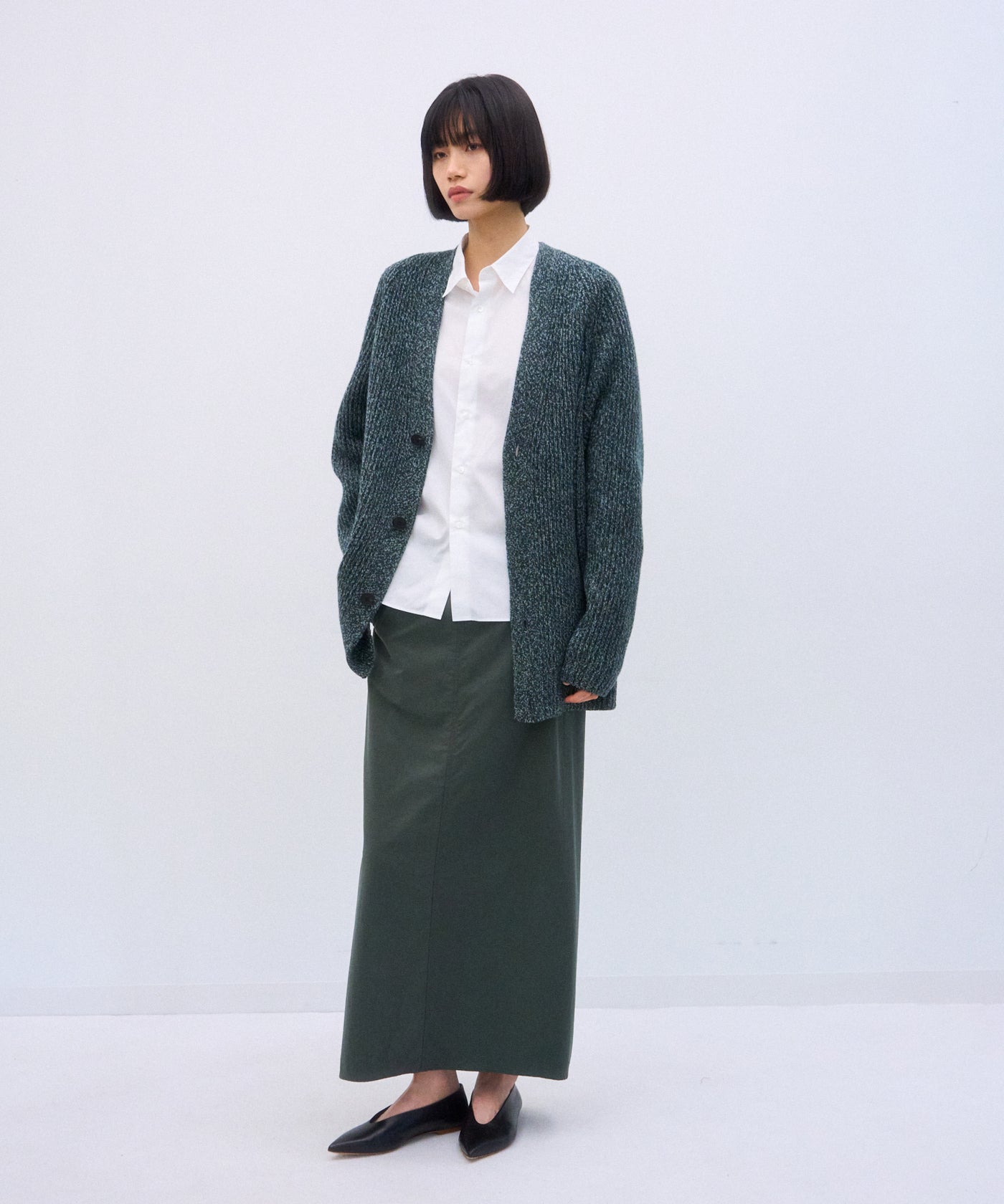 FIBRIL NYLON SATIN | STRAIGHT SKIRT – ATON | エイトン