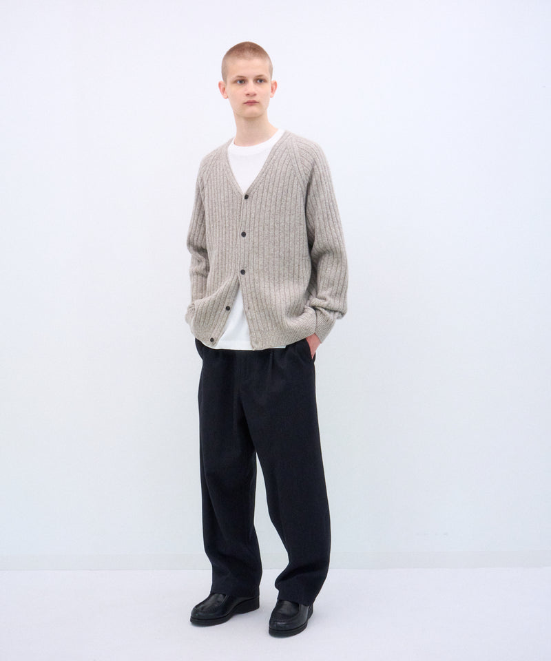 LAMBS WOOL | V-NECK CARDIGAN – ATON | エイトン