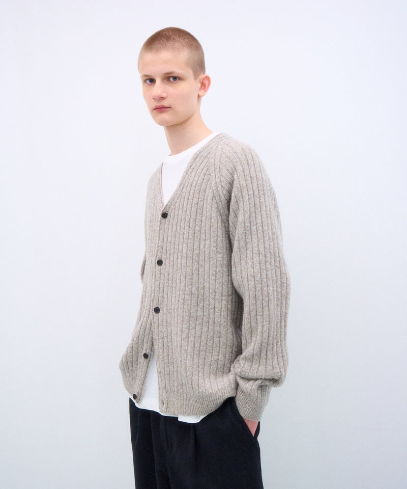 LAMBS WOOL | V-NECK CARDIGAN – ATON | エイトン
