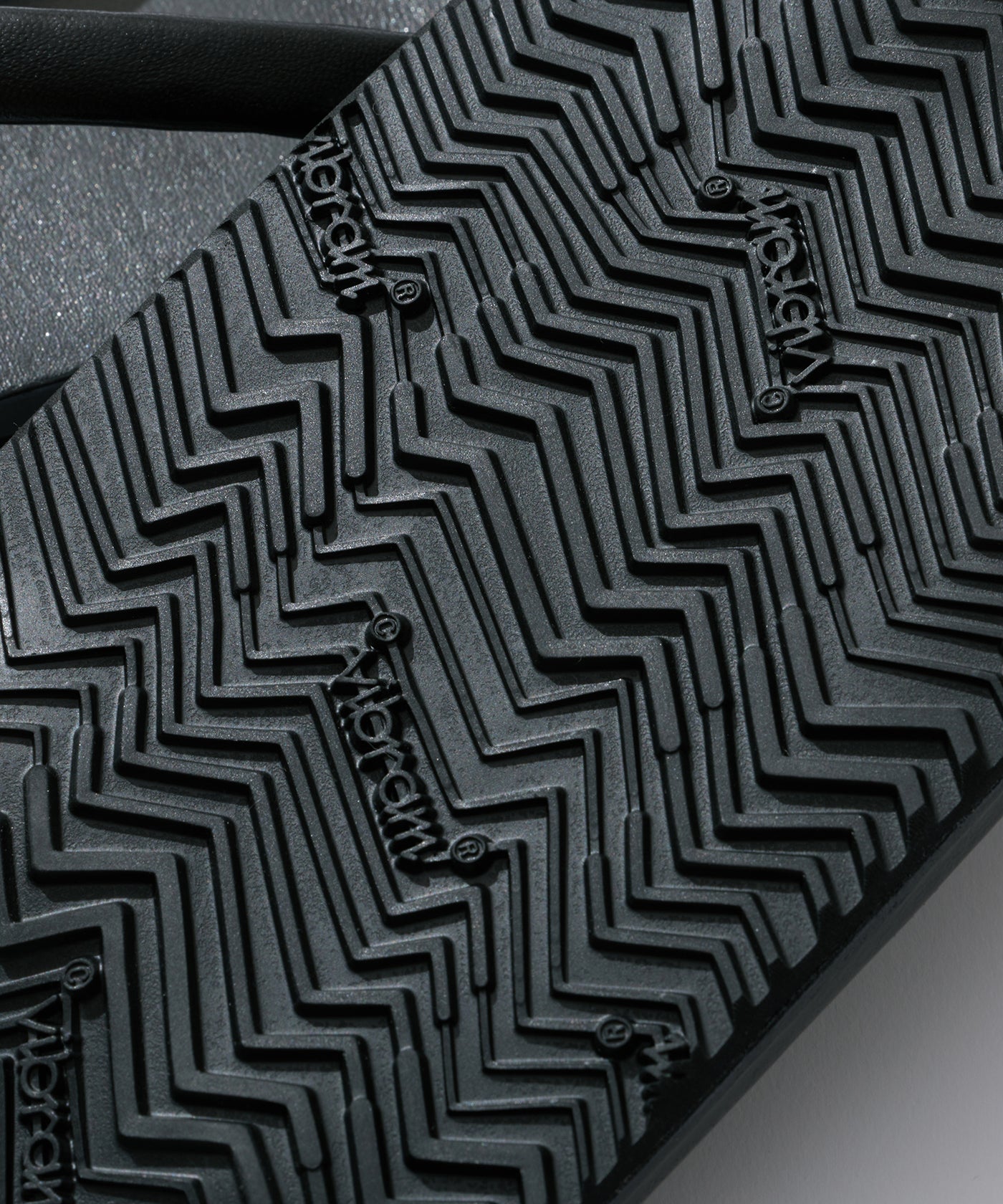 洋楽 aki385 LEATHER QUILT | ZORI SEKIZUKA – ATON | エイトン